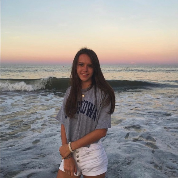 Meet your Posher, Madison - Picture 1 of 1